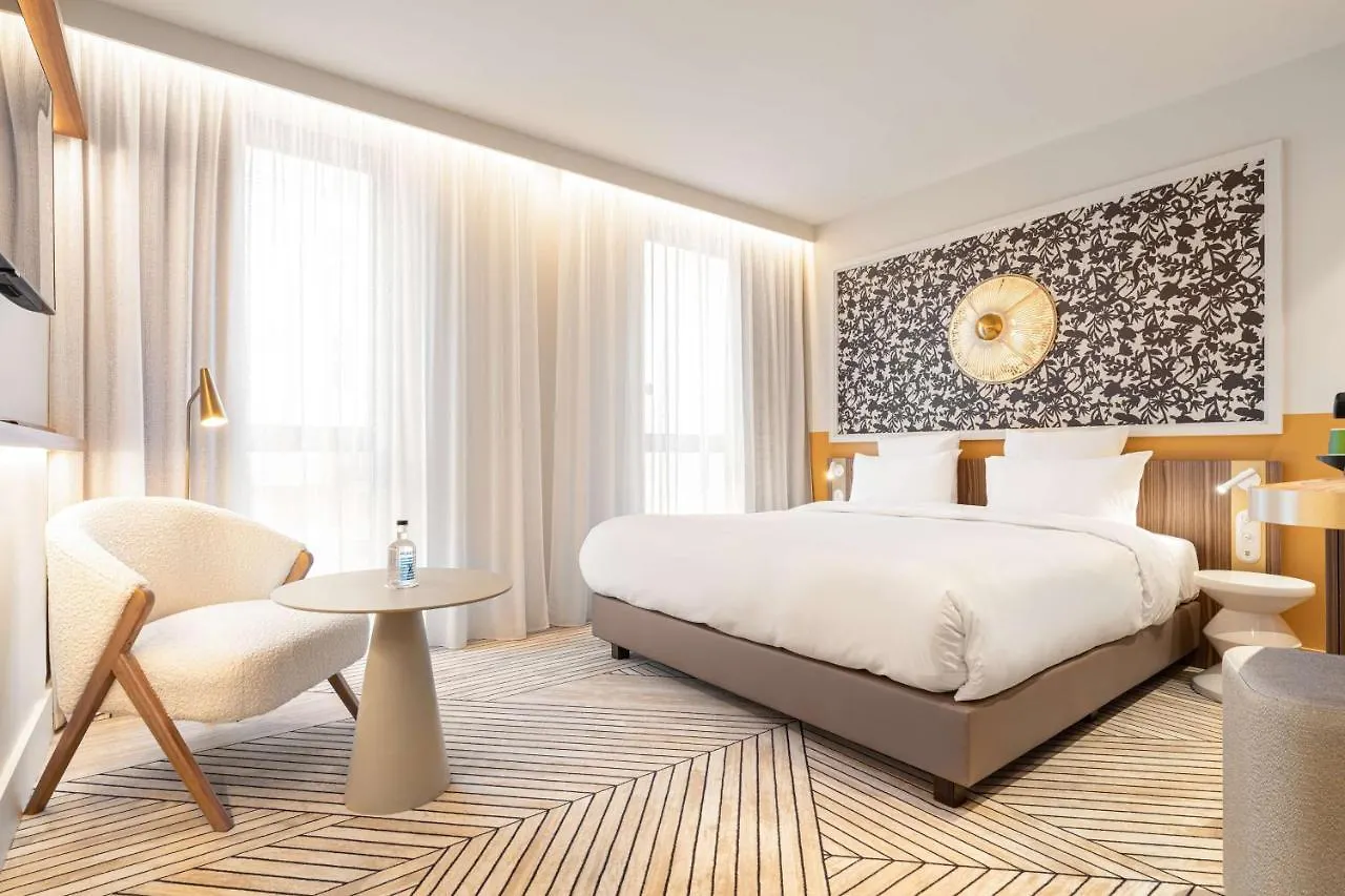 Yac Paris Clichy, A Member Of Radisson Individuals