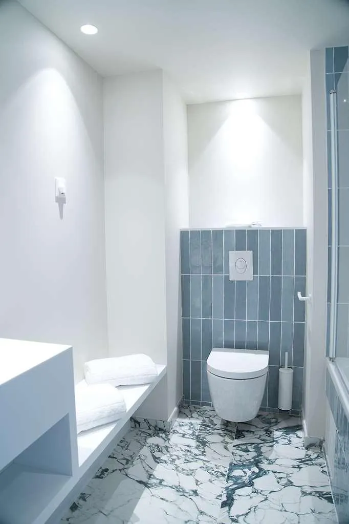 Hotel Yac Paris Clichy, A Member Of Radisson Individuals 4*