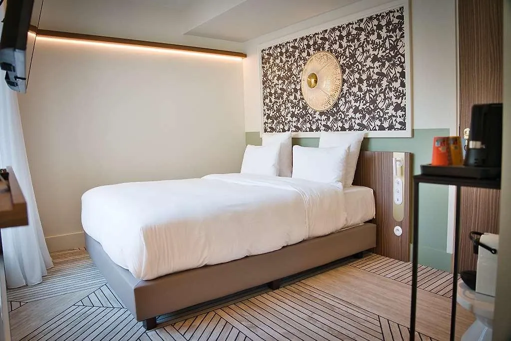 Yac Paris Clichy, A Member Of Radisson Individuals 4* Clichy