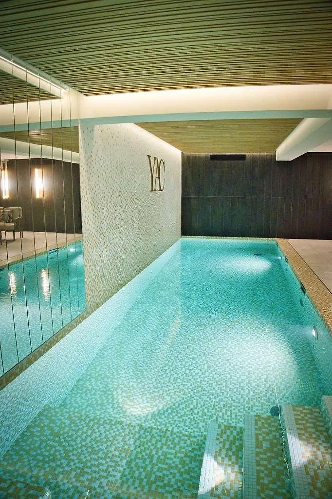 Yac Paris Clichy, A Member Of Radisson Individuals Hotel