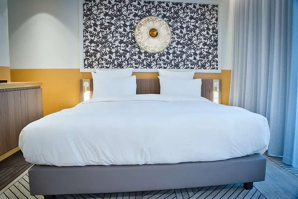 Yac Paris Clichy, A Member Of Radisson Individuals 4* Clichy