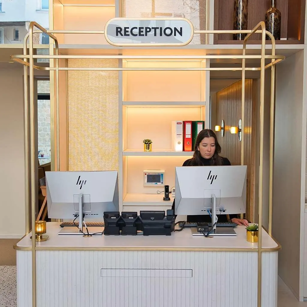 Yac Paris Clichy, A Member Of Radisson Individuals 4*