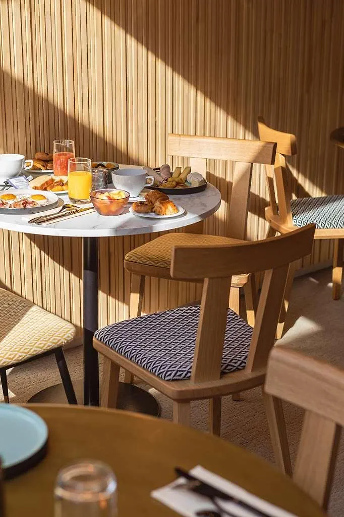 Hotel Yac Paris Clichy, A Member Of Radisson Individuals 4*