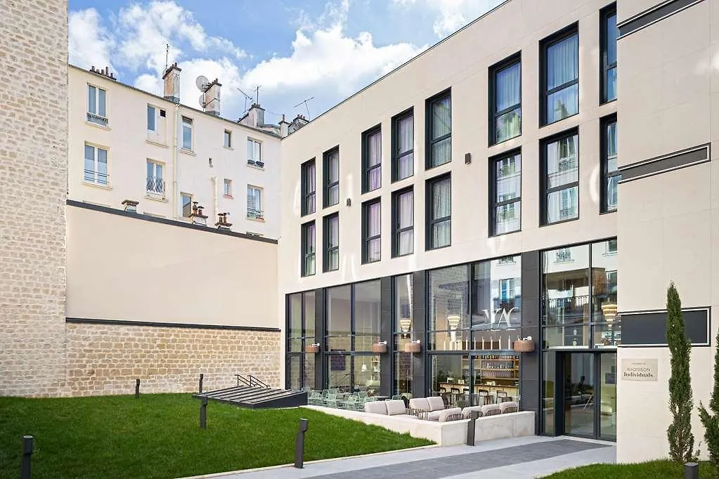 Yac Paris Clichy, A Member Of Radisson Individuals 4*