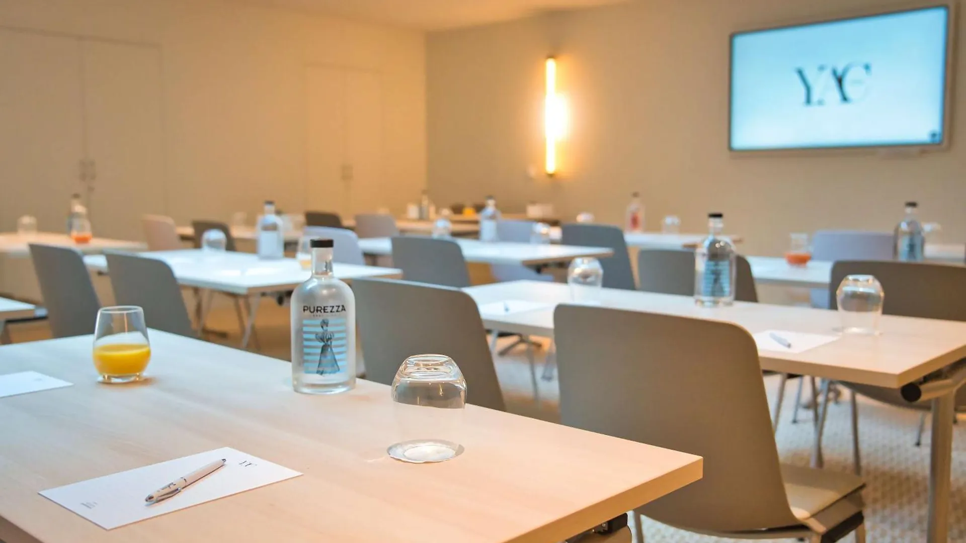 Yac Paris Clichy, A Member Of Radisson Individuals