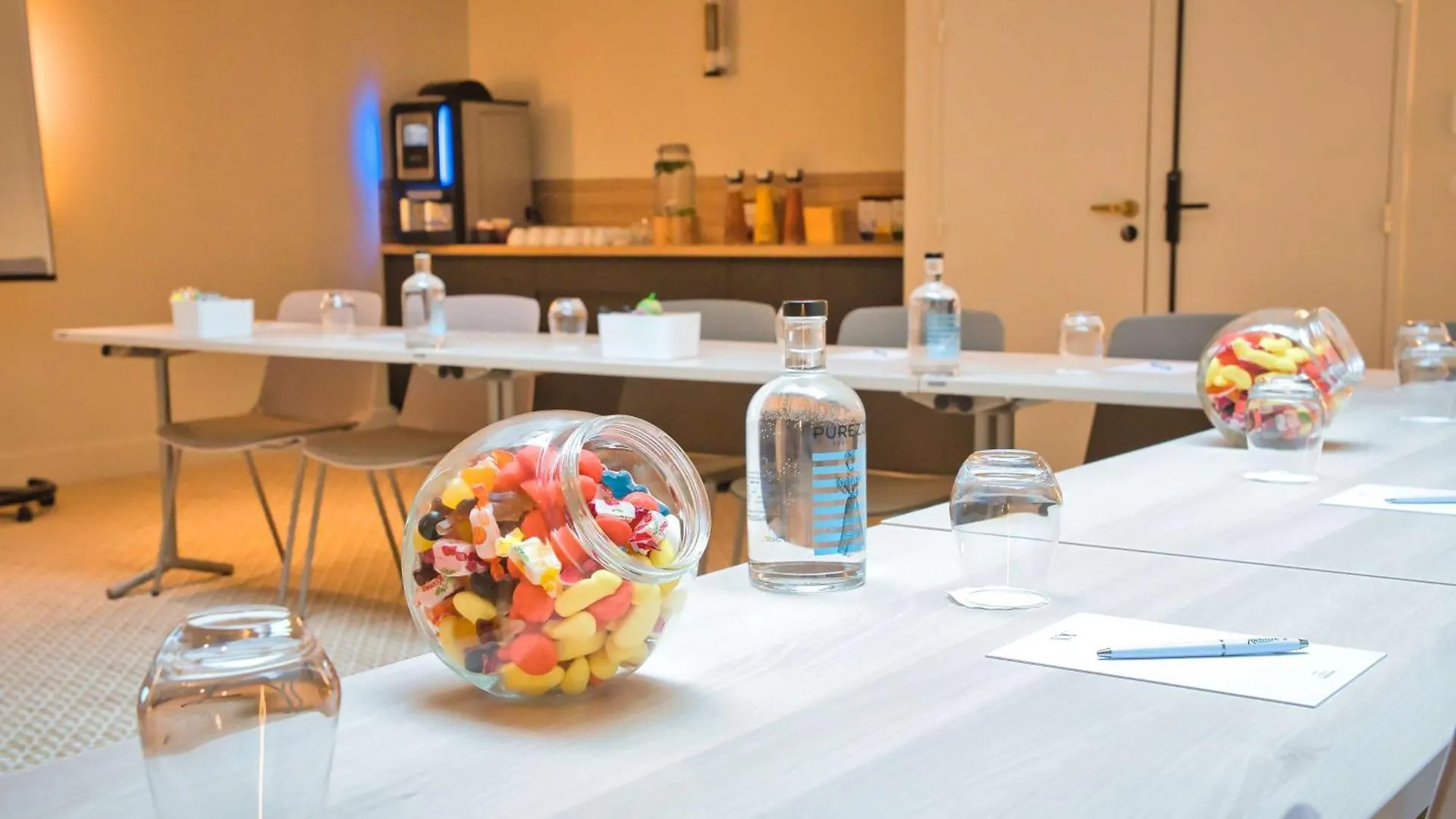 Yac Paris Clichy, A Member Of Radisson Individuals Hotel