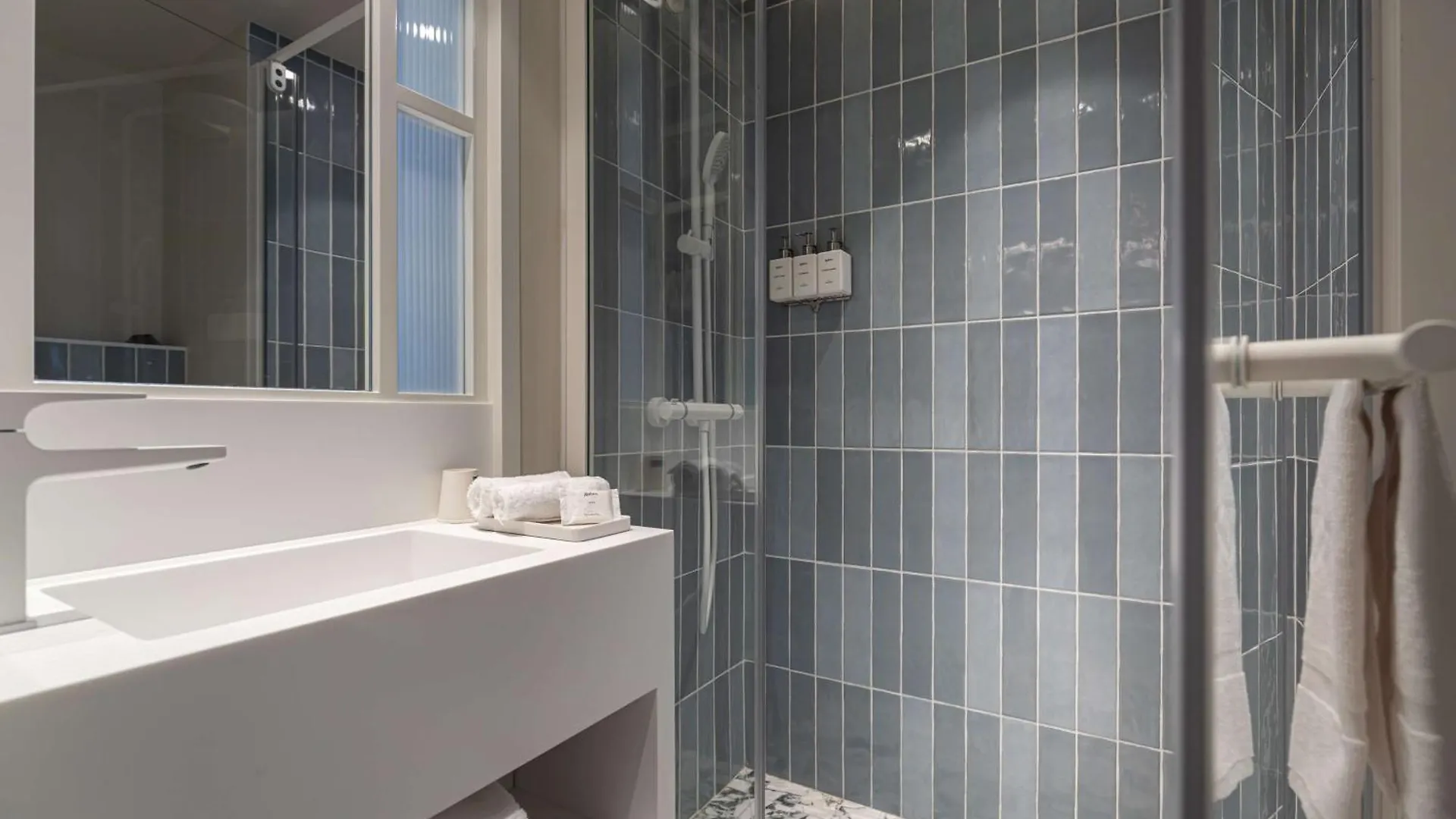 Yac Paris Clichy, A Member Of Radisson Individuals Hotel 4*