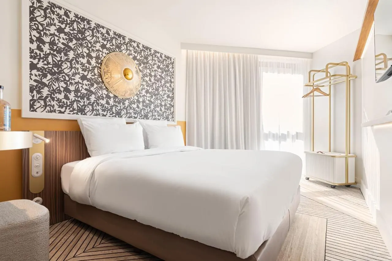 Yac Paris Clichy, A Member Of Radisson Individuals 4*