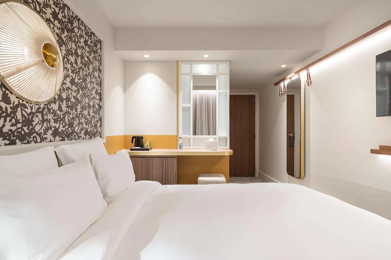 Yac Paris Clichy, A Member Of Radisson Individuals