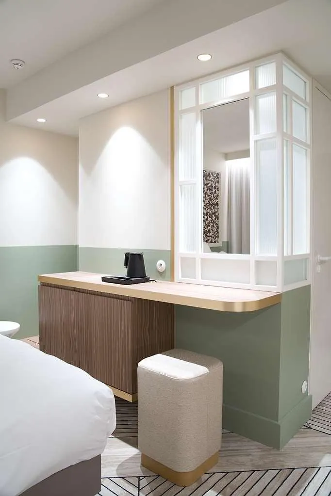 Yac Paris Clichy, A Member Of Radisson Individuals